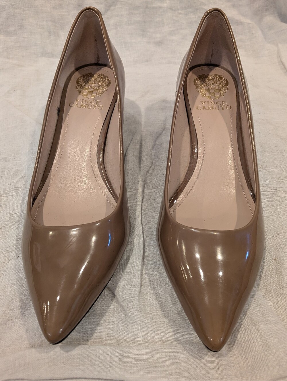 Meow! Vince Camuto Naureen Taupe Patent Pointed-Toe kitten heels size 9